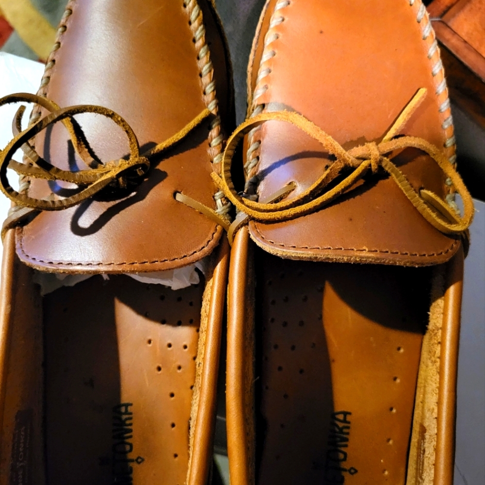 Like new Minnetonka Loafers